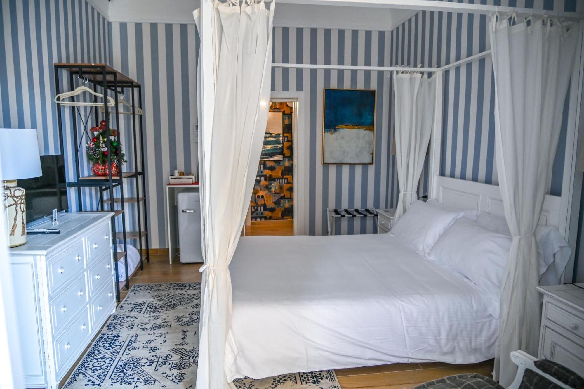 Hotel Le Residenze Del Capitano Bari Esterno foto