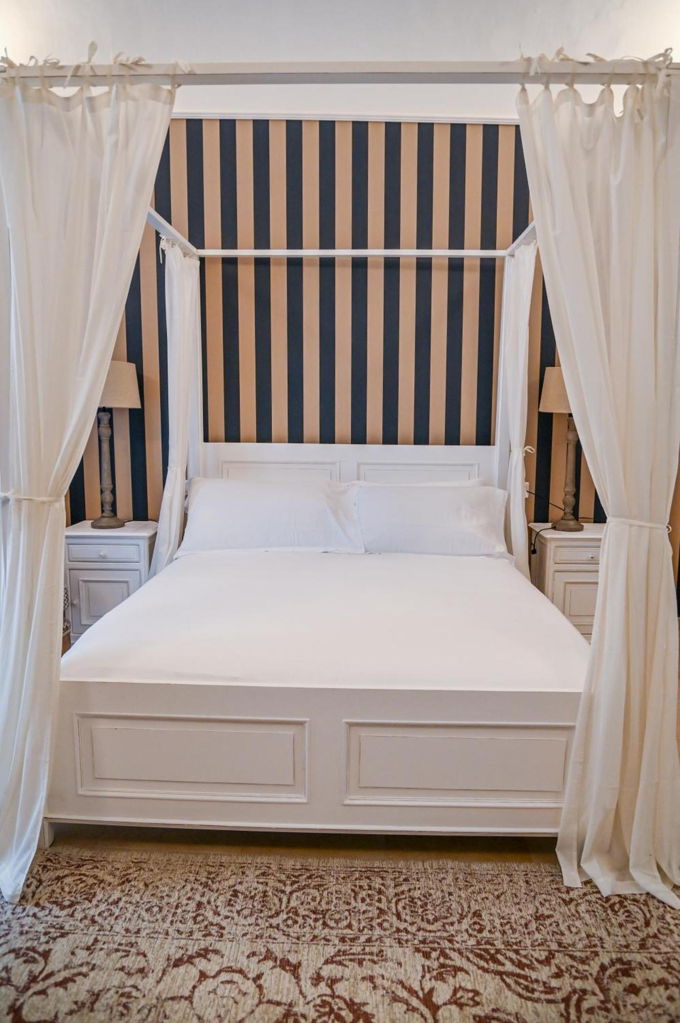 Hotel Le Residenze Del Capitano Bari Esterno foto